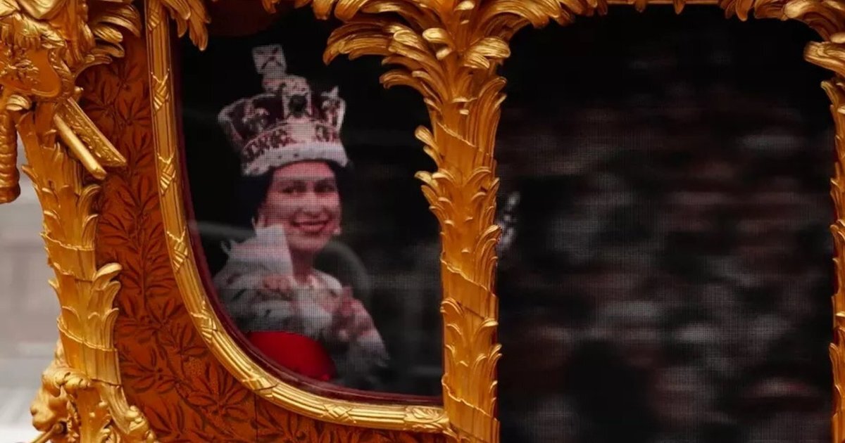 Ненастоящая королева. Голограмма королевы.