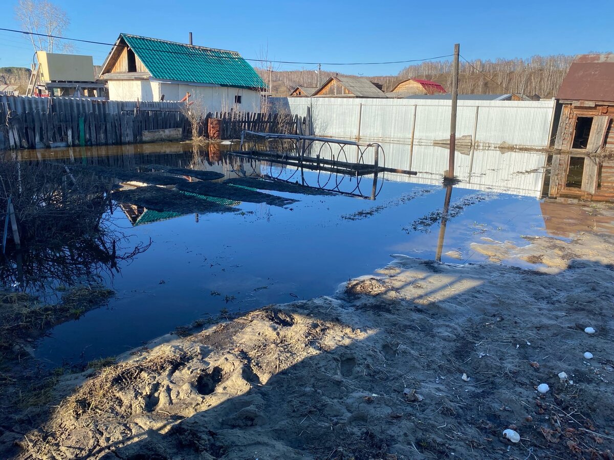 После трех часов откачки мотопомпой