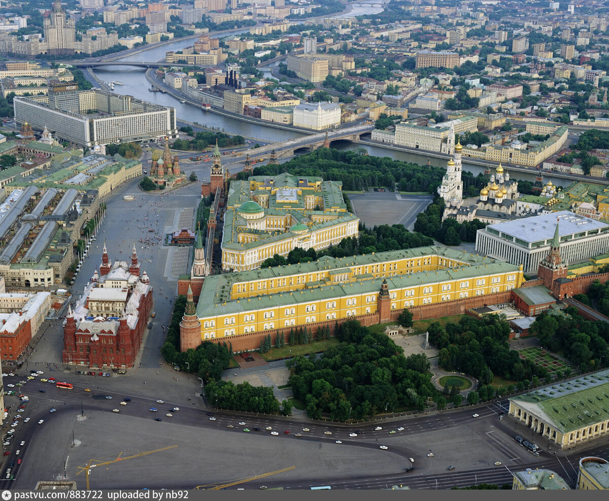 вид на кремль москва