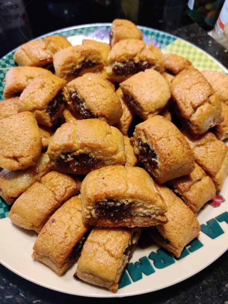 Арабская сладость выпекают это печенье в Алжире, Тунисе, Египте, Марроко, очень вкусное с финиковой пастой #французкаякухня #марроканскаякухня #алжирскаякухня Ингредиенты: Манки, Муки белой, Соды...