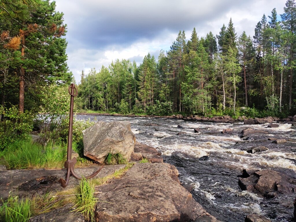 край озер гранитных скал и порожистых рек. энгозеро карелия поселок. ладожские шхеры карелия. кольский полуостров река колвица. карелия в мае.