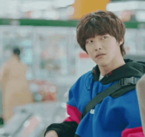 Кадр из дорамы "Король: вечный монарх" (кор. 더 킹: 영원의 군주)