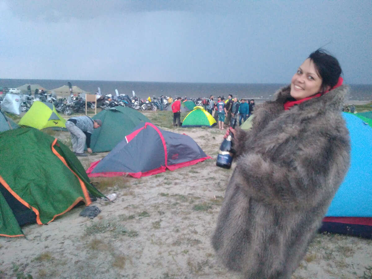 Мотополярник-2018. Тогда на берегу Обской губы для мотопутов поставили даже душевые кабины и машину-бойлер 
