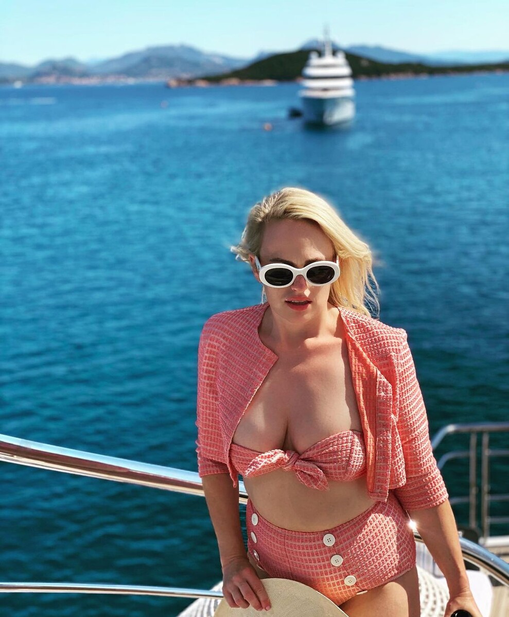     Ребел Уилсон похудела на 35 килограмм и решила написать об этом книгу. Фото: @rebelwilson