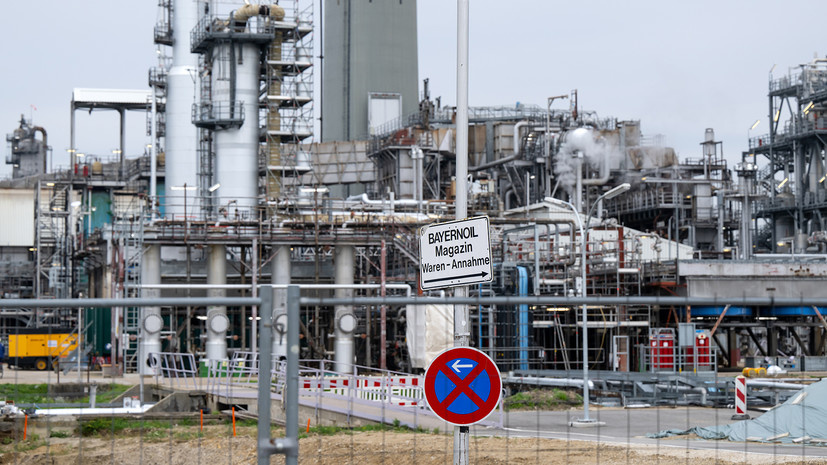     Нефтеперерабатывающий завод в Шведте, Германия Gettyimages.ru Sven Hoppe