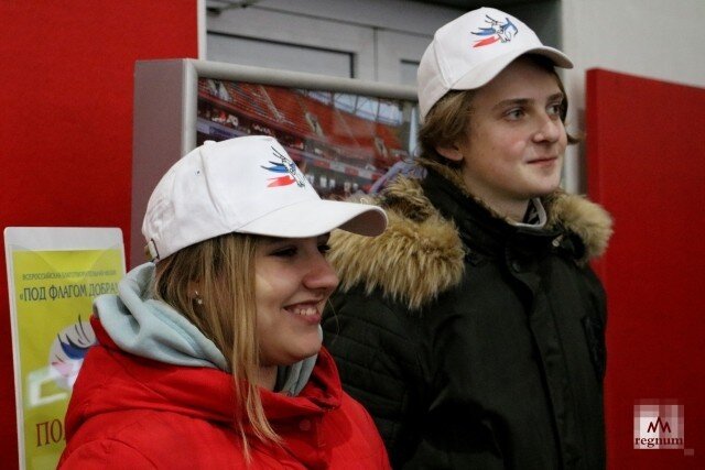    Волонтеры Наталья Стрельцова © ИА REGNUM