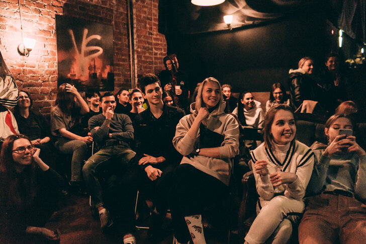 Стейдж клаб санкт петербург. Stage Standup Club (Стейдж стендап клаб). Стейдж стендап бар. Стейдж стендап СПБ. Восстания 24/27 стендап.