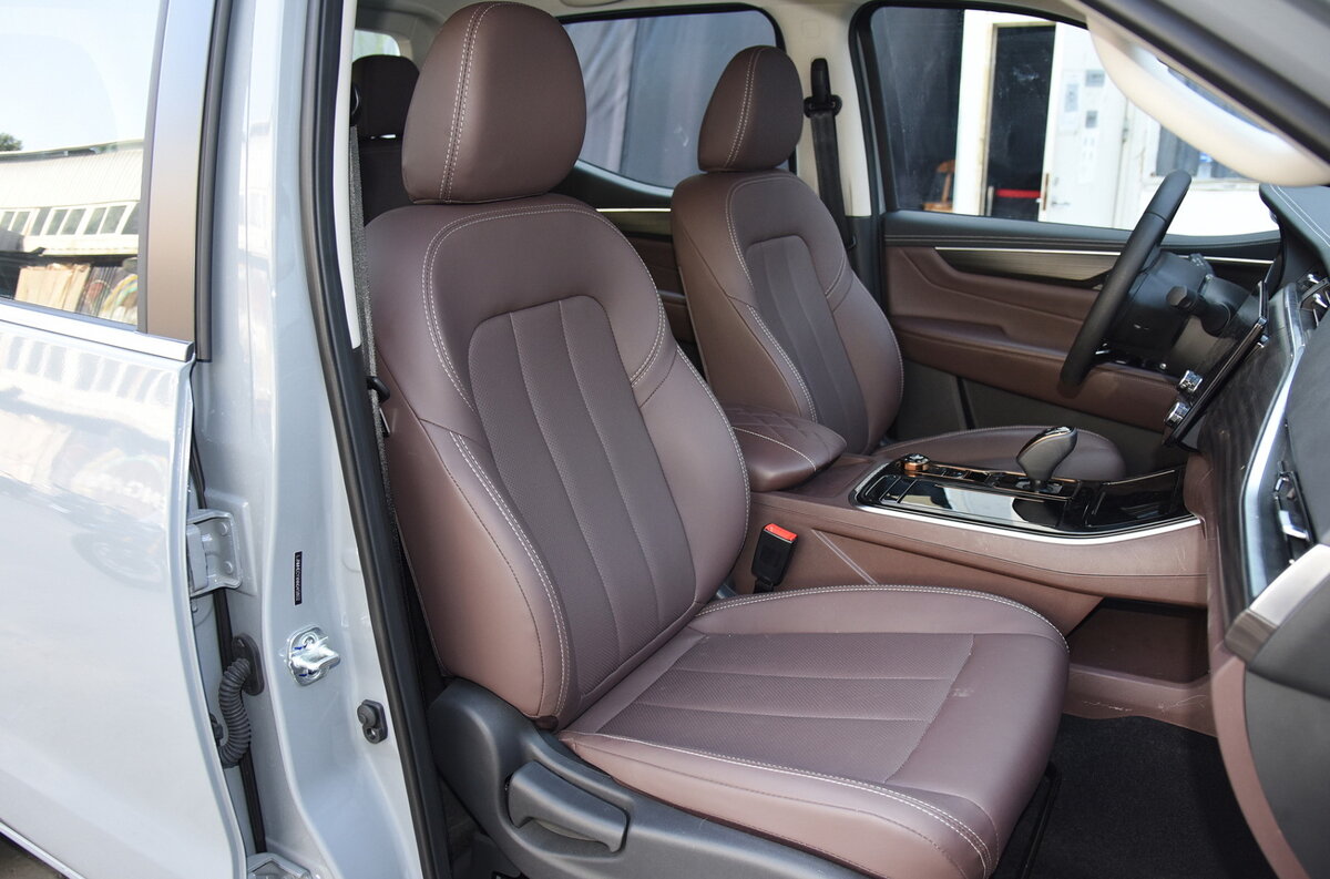    Салон обновленного Dongfeng Palaso, autohome.com.cn