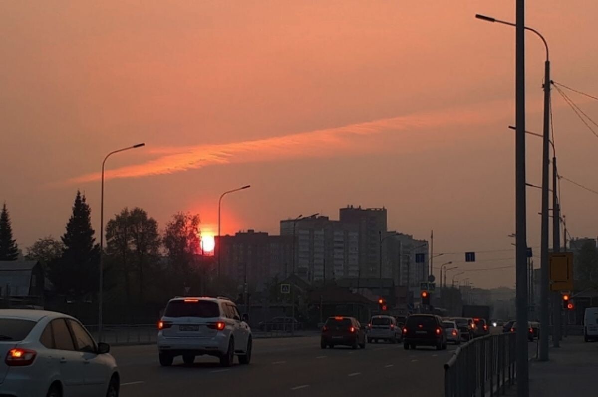    Тюменцы вновь жалуются на запах гари по ночам
