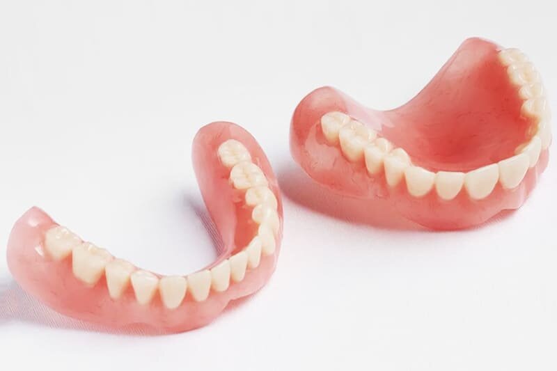 Съемные зубные протезы: какие бывают, какие дешевле
