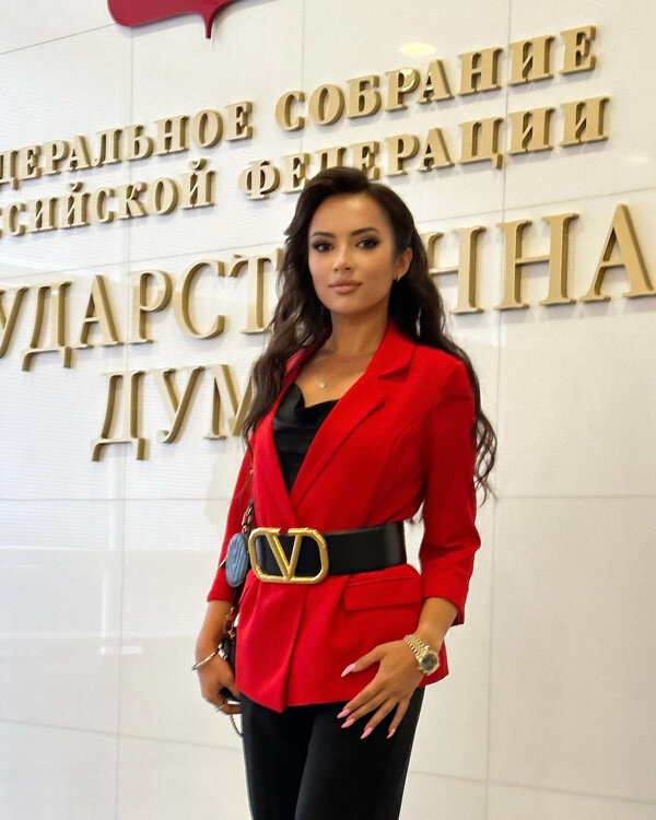 Блогерша Катя Городничева в Государственной думе РФ. Фото © Instagram (запрещён на территории Российской Федерации) / katyagorod