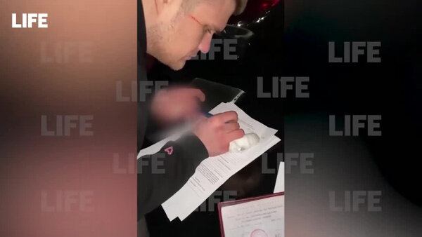 Предположительно, на видео процесс продажи убийцей автомобиля его жертвы. Видео © LIFE