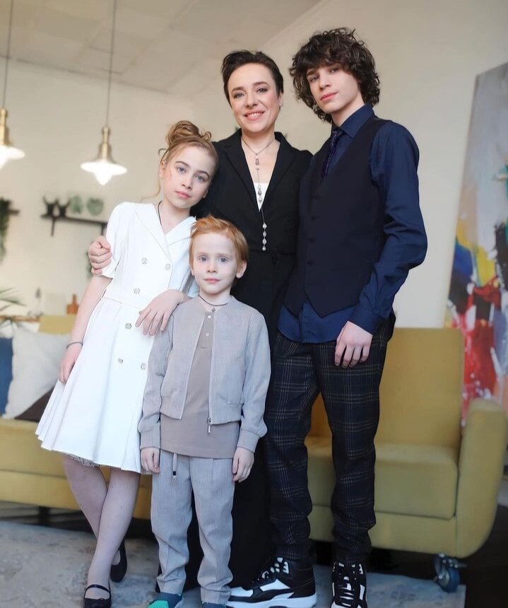 Старший сын тутты ларсен сейчас. Тутта ларсен дети. Старший сын тутты ларсен. Тутта ларсен дети. Тутта ларсен сын.