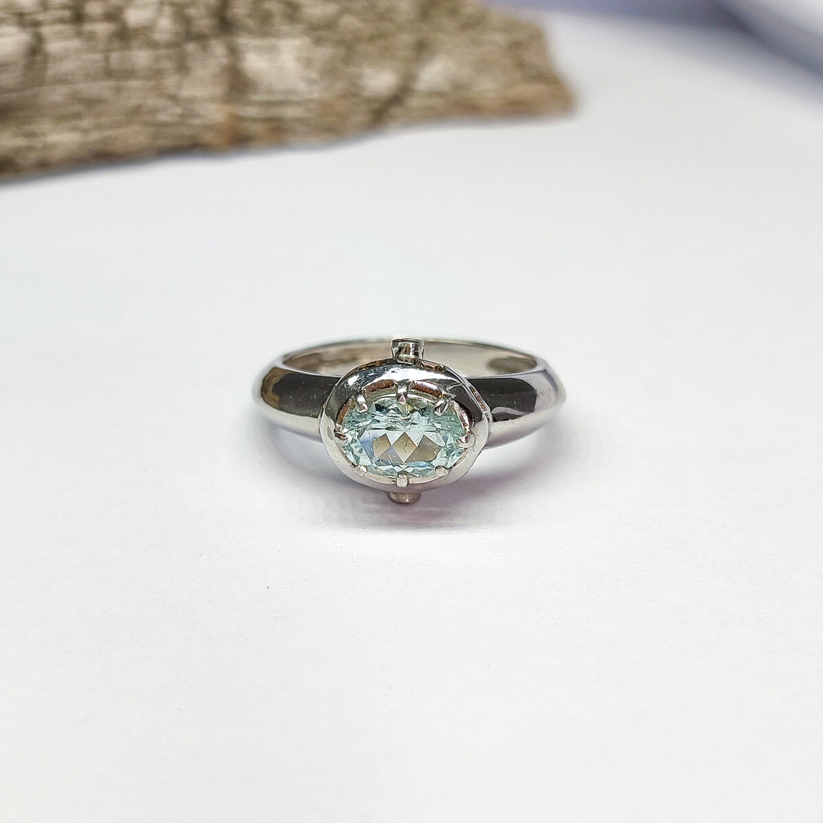 Кольцо с природным аквамарином