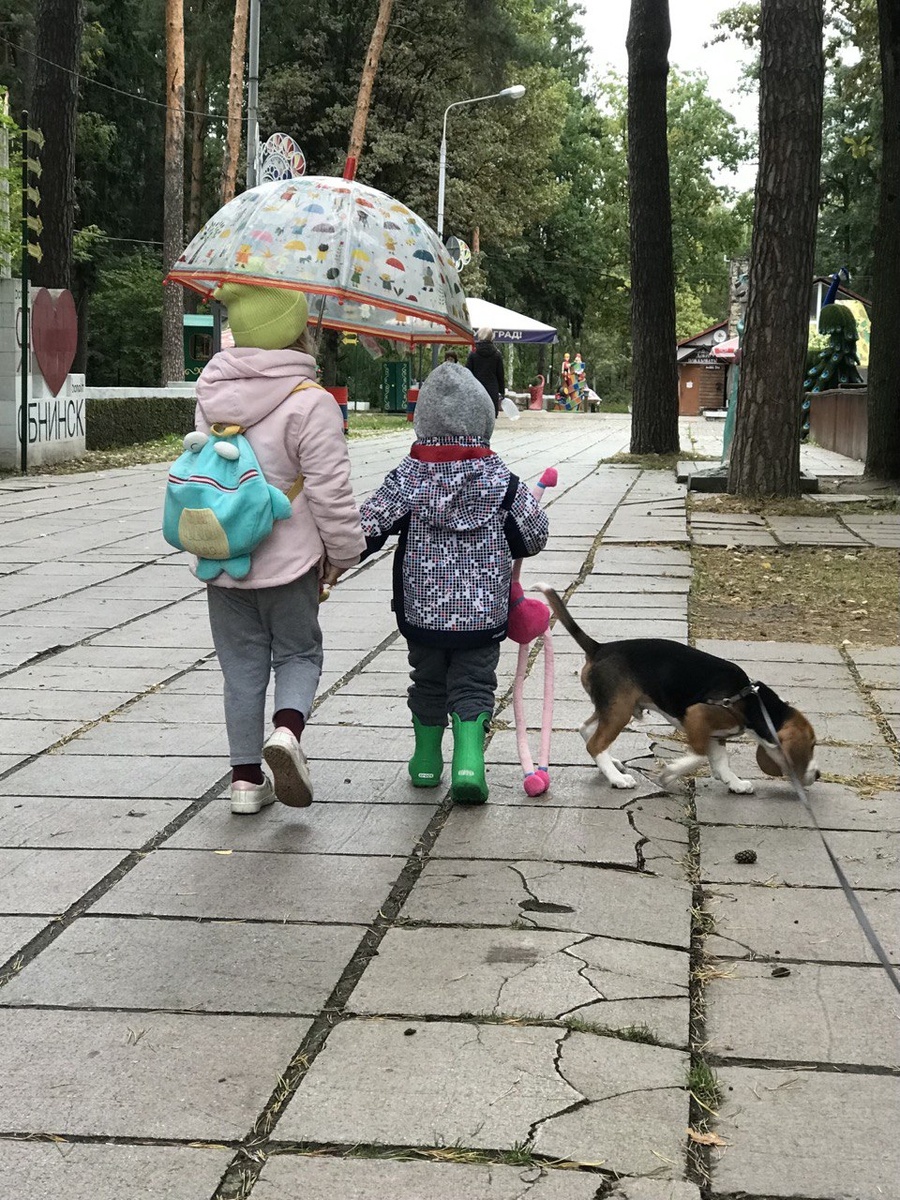 На прогулке. Фото принадлежит автору.