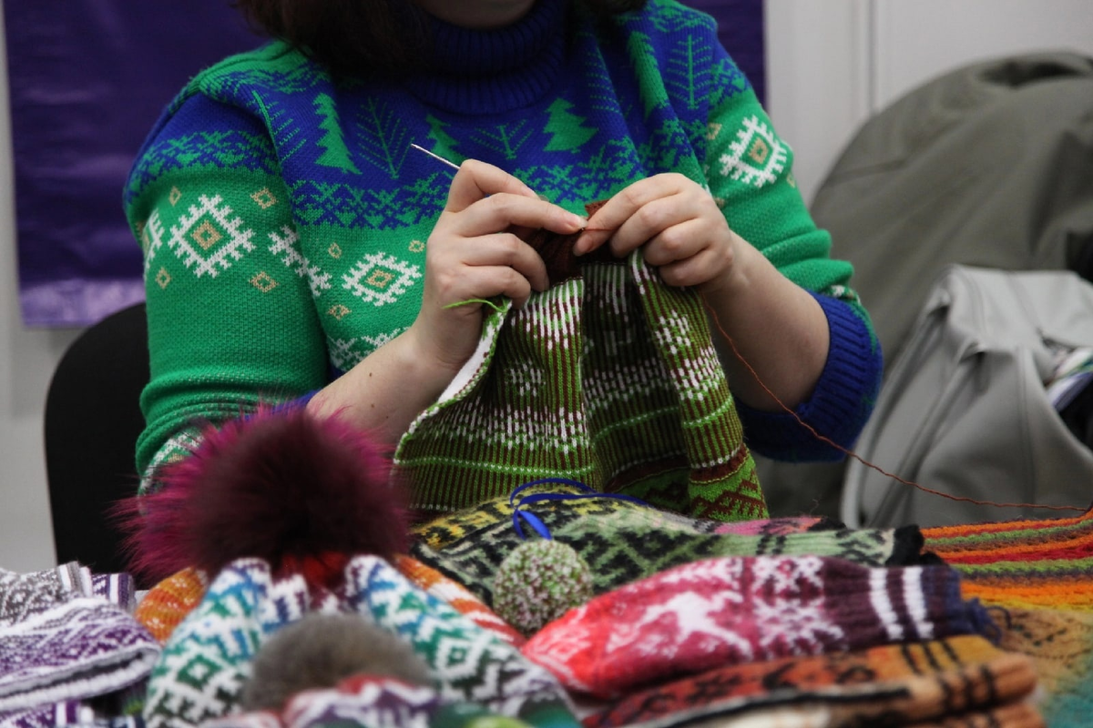 фото Туровой Светланы, довязываем шапочку.