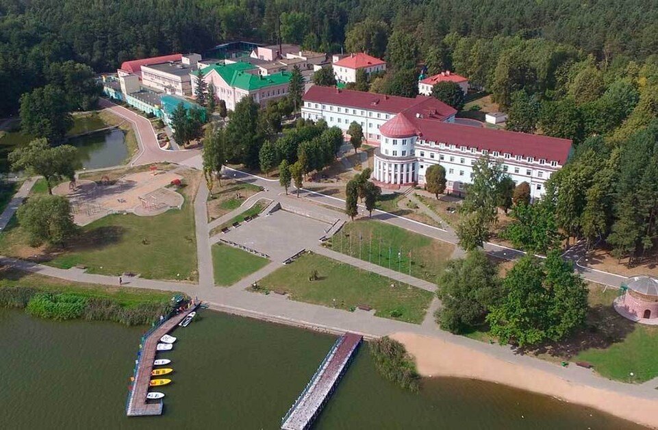    Один из современных санаториев в Ждановичах, которые связаны с именем белорусского Доктора Добро, - "Белорусочка". Фото: kurort.by