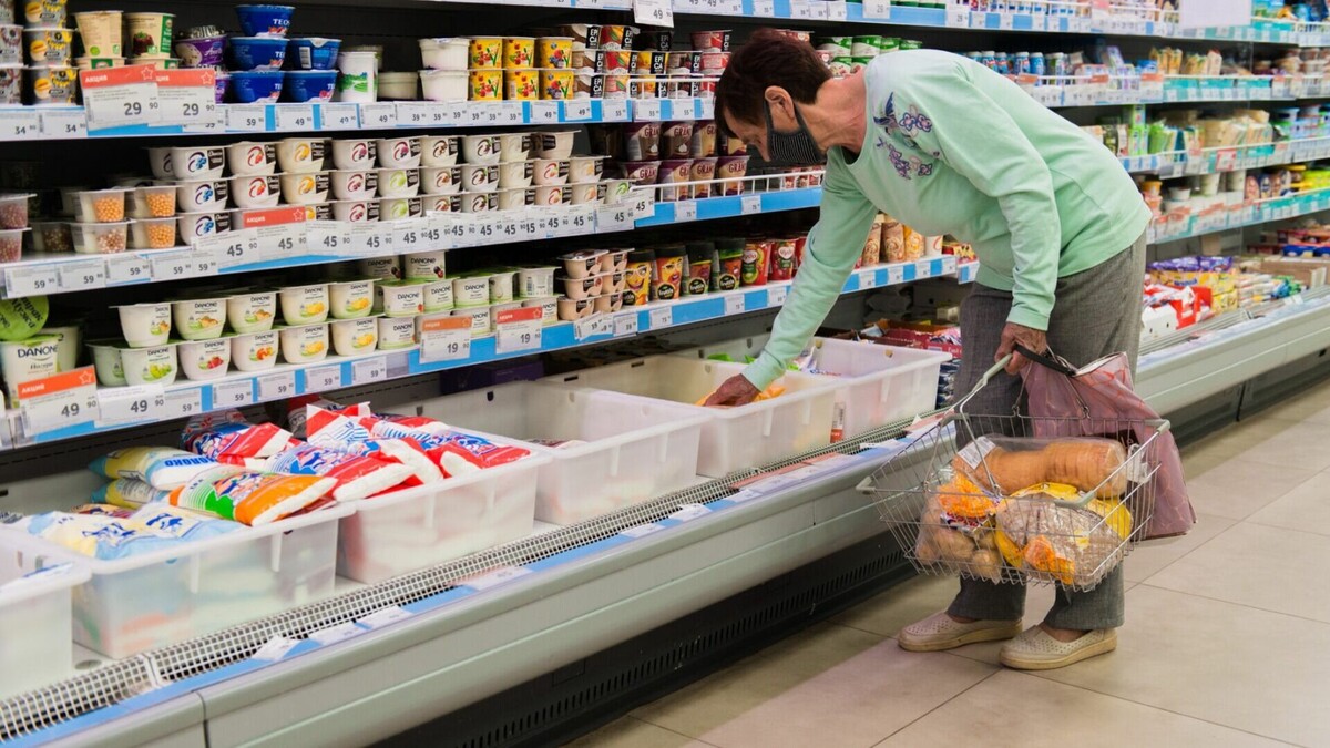     В Волгоградской области специалисты обнаружили молочную продукцию с авансовой датой выработки, сообщает Россельхознадзор. К счастью, купить их еще никто не успел, так как продукцию даже не изготовили.