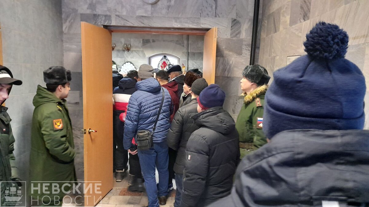 Сестра вскрыла цинковый гроб брата. Вскрытие цинкового гроба.
