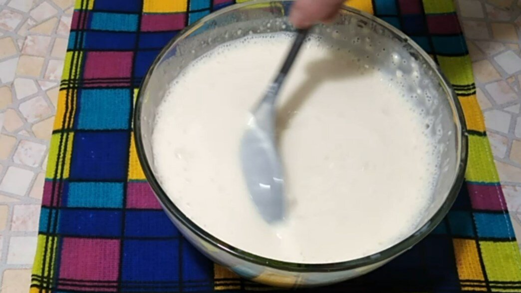 Почему блины рвутся при переворачивании на молоке