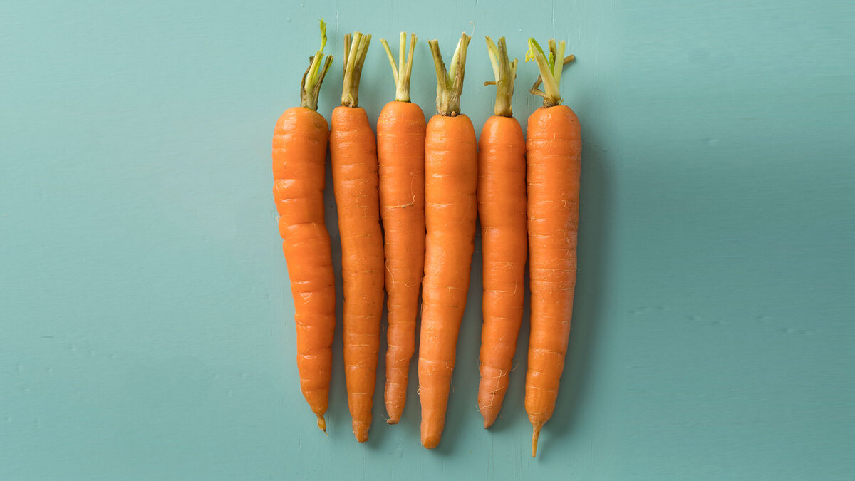 В детстве вы наверняка слышали, что морковь полезна для глаз. Также многие знают, что бета-каротин лучше усваивается в сочетании с полезными жирами. Давайте узнаем, правда это или миф.-2