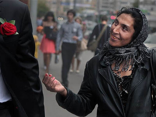 Позолоти ручку, молодой человек. 