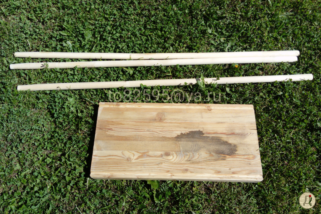 Кусок доски и черенки. Фото автора
