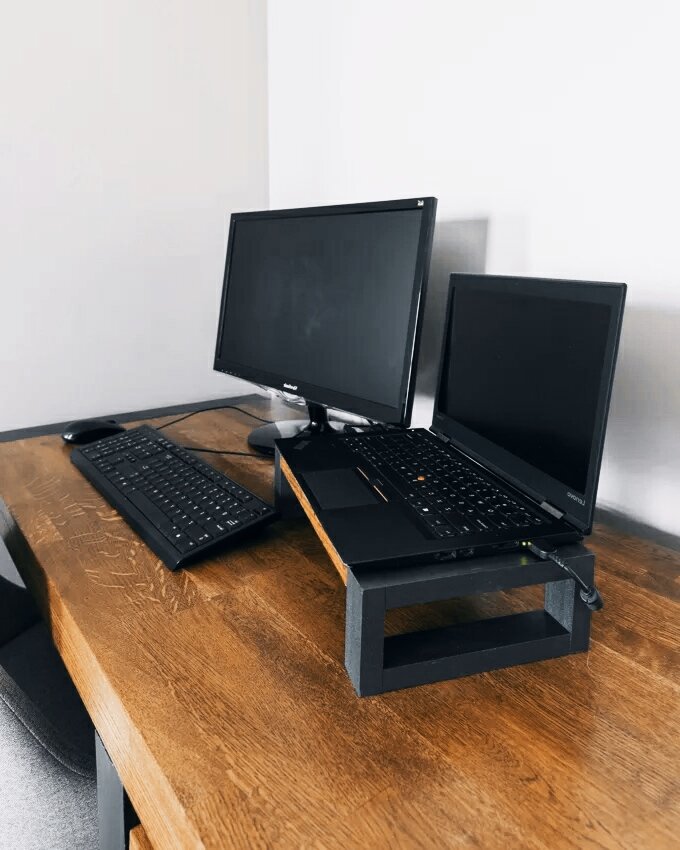 Делаем подставку для ноутбука на рабочий стол своими руками