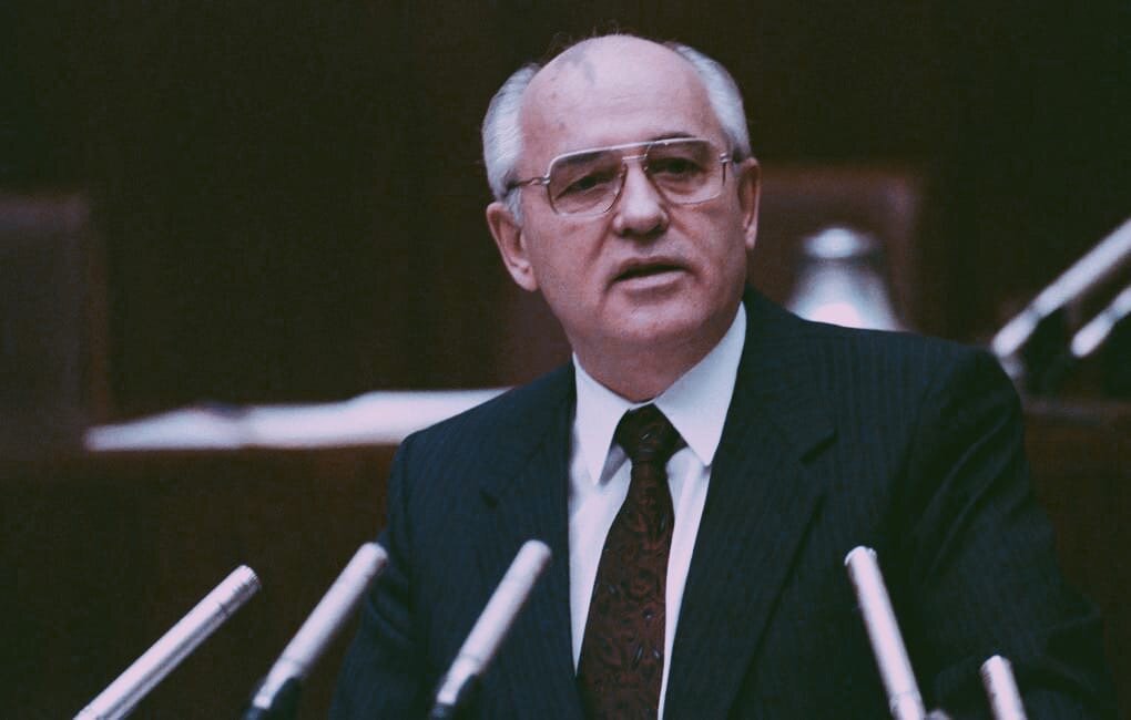 М. С. Горбачев на заседании ЦК КПСС