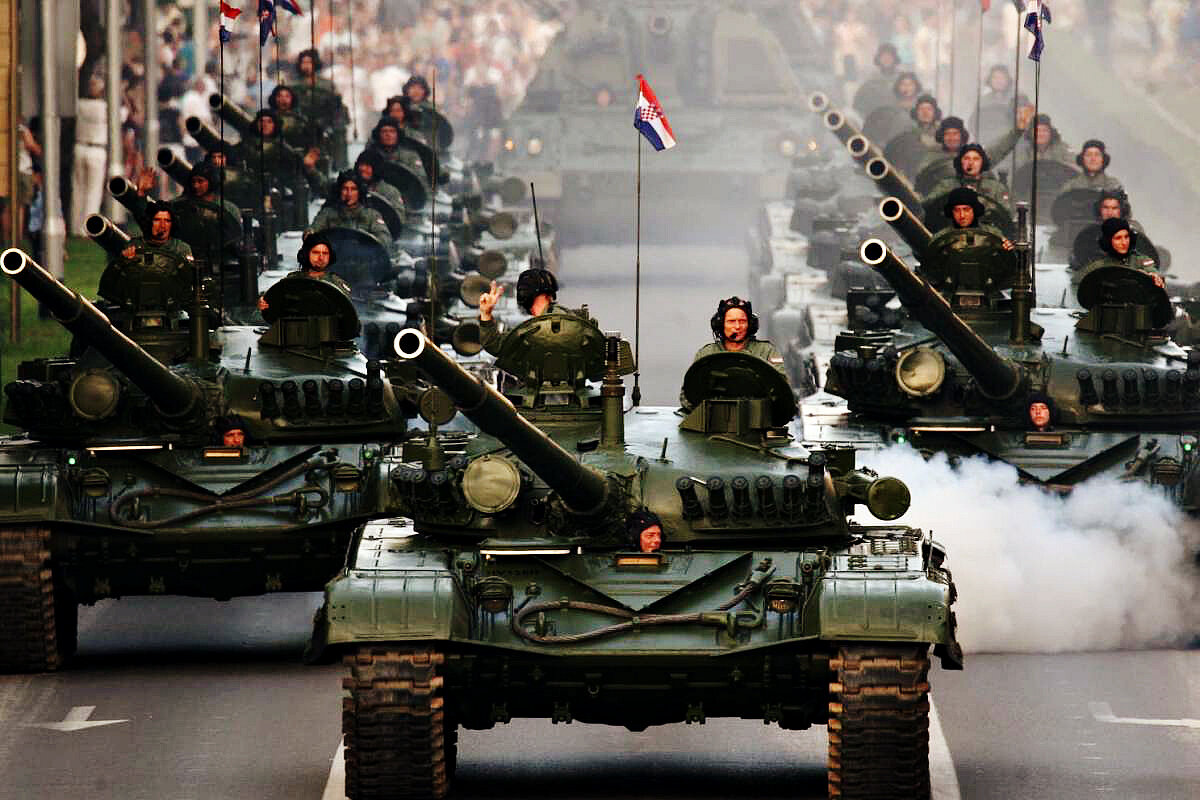 Армейский т. Югославская армия СФРЮ парад. Танковые войска. Танковые войска парад. Танкисты на параде.