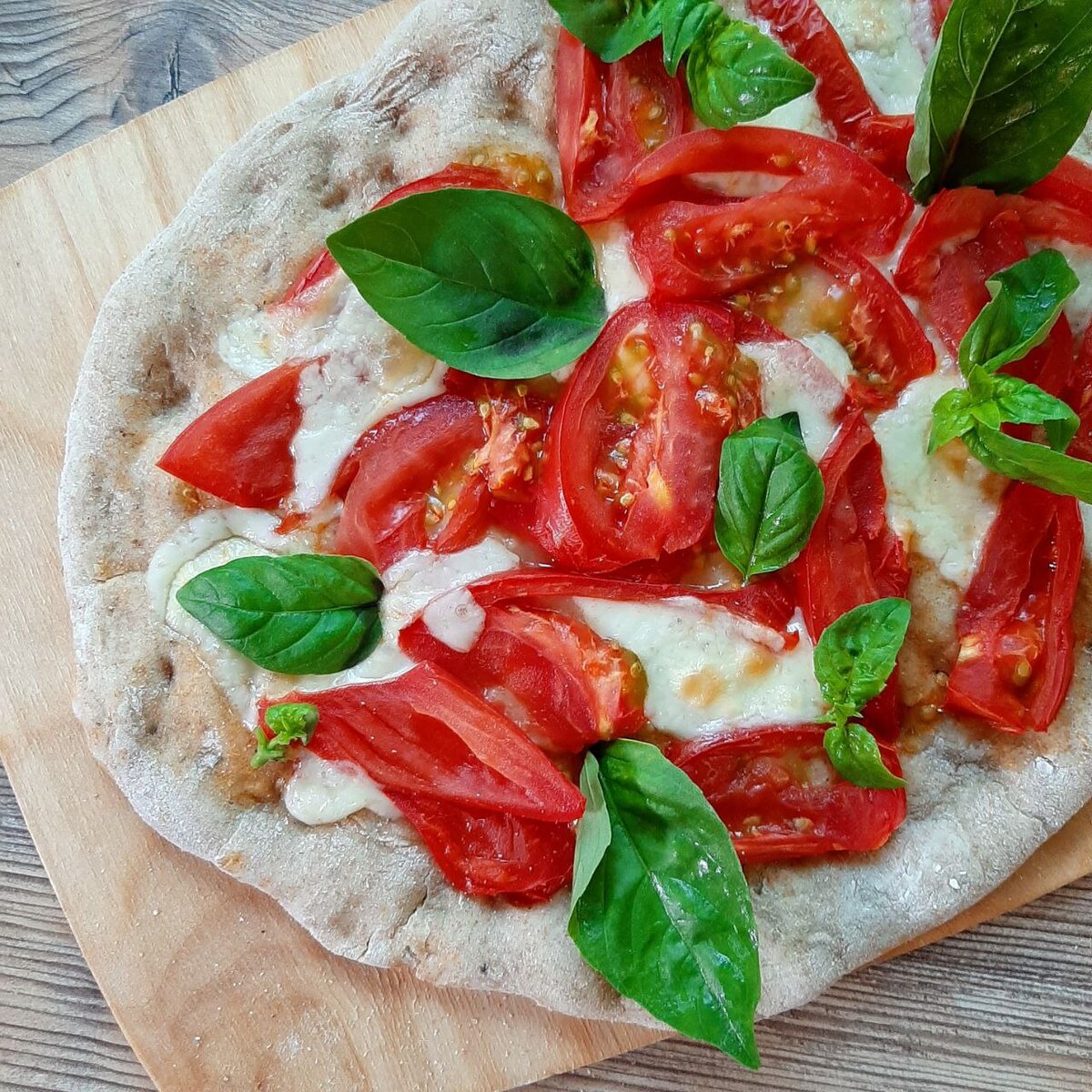 классическая пицца Маргарита