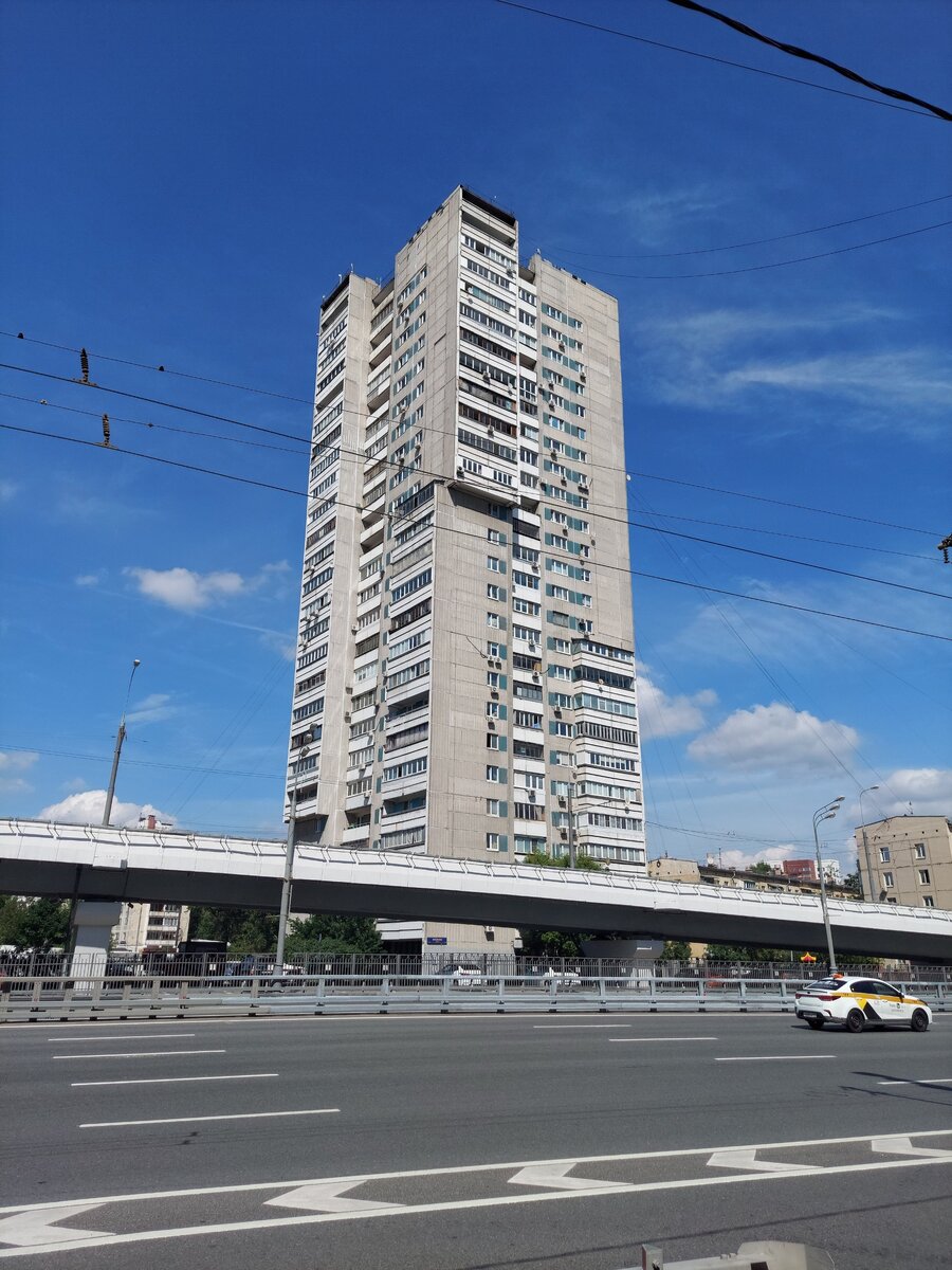 Дом на проспекте Маршала Жукова