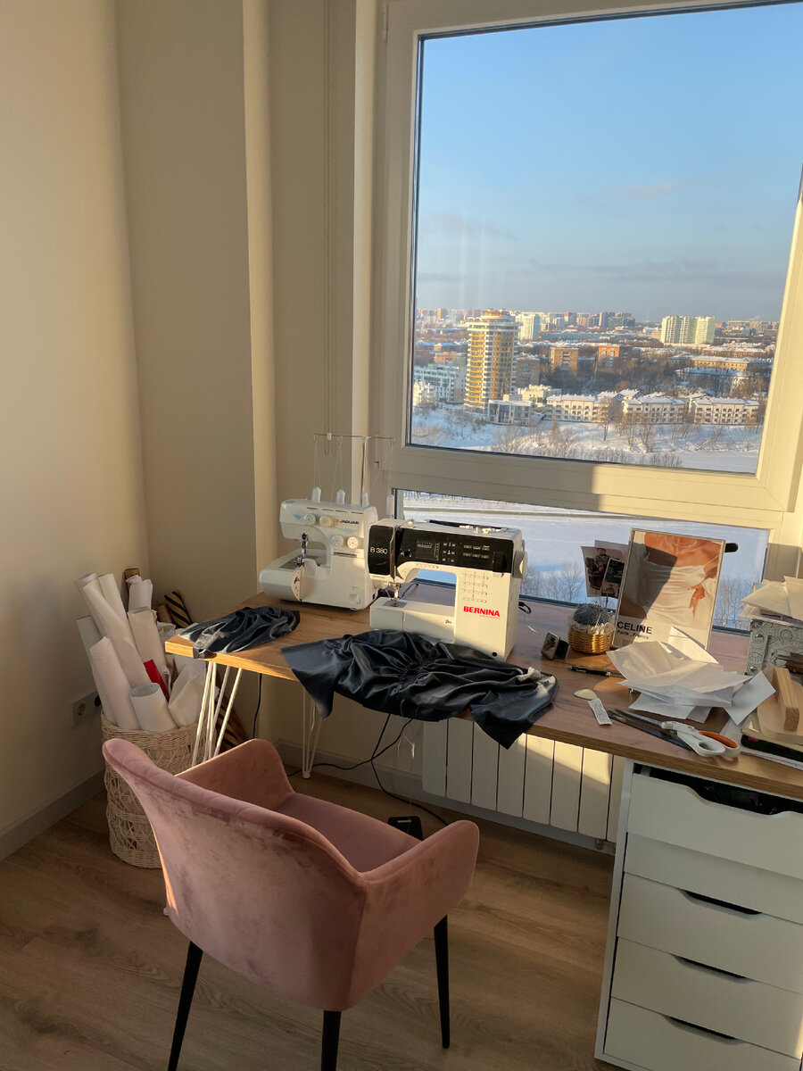 Машинка для начала подойдёт самая простая, чтобы понять, будете ли вы вообще шить в дальнейшем 