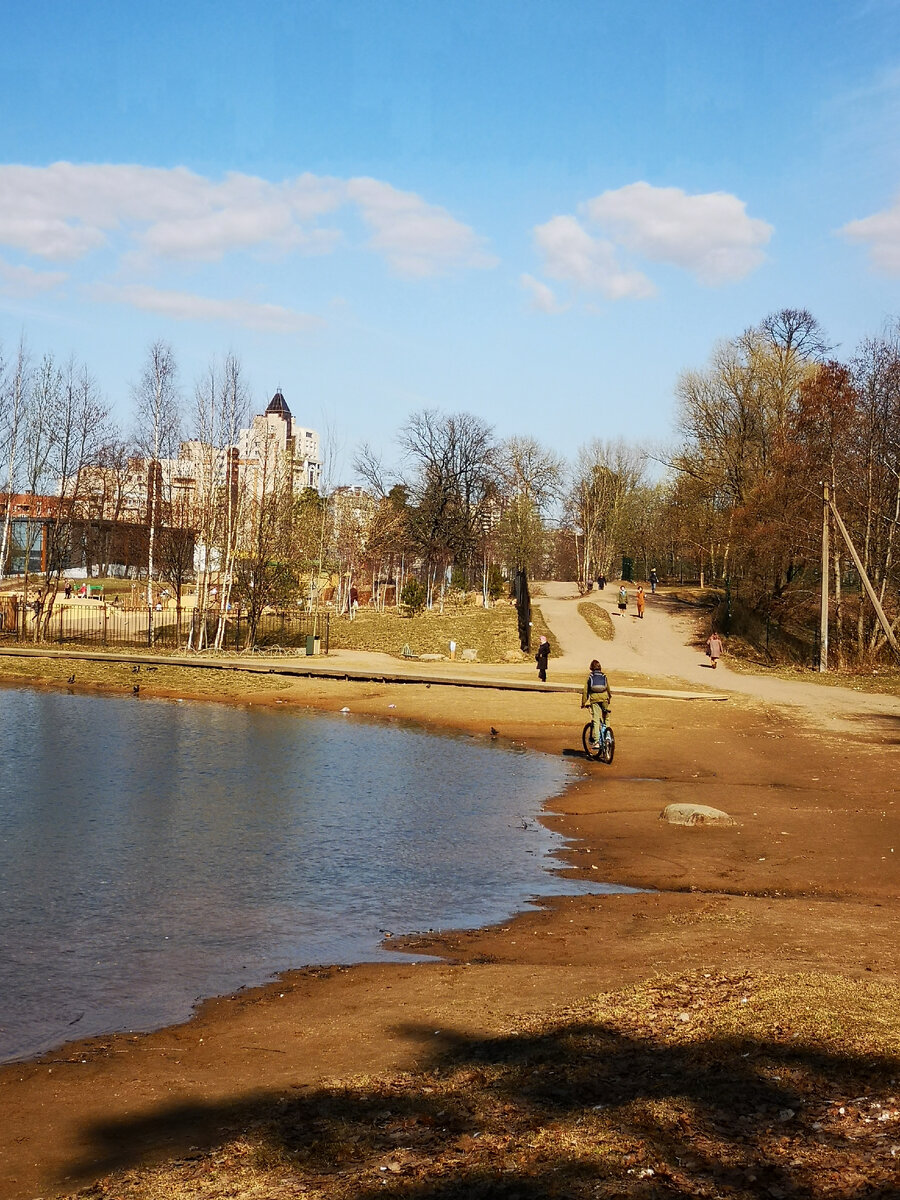 Вход  на Верхнее Суздальское со стороны Большой Озерной ул. 