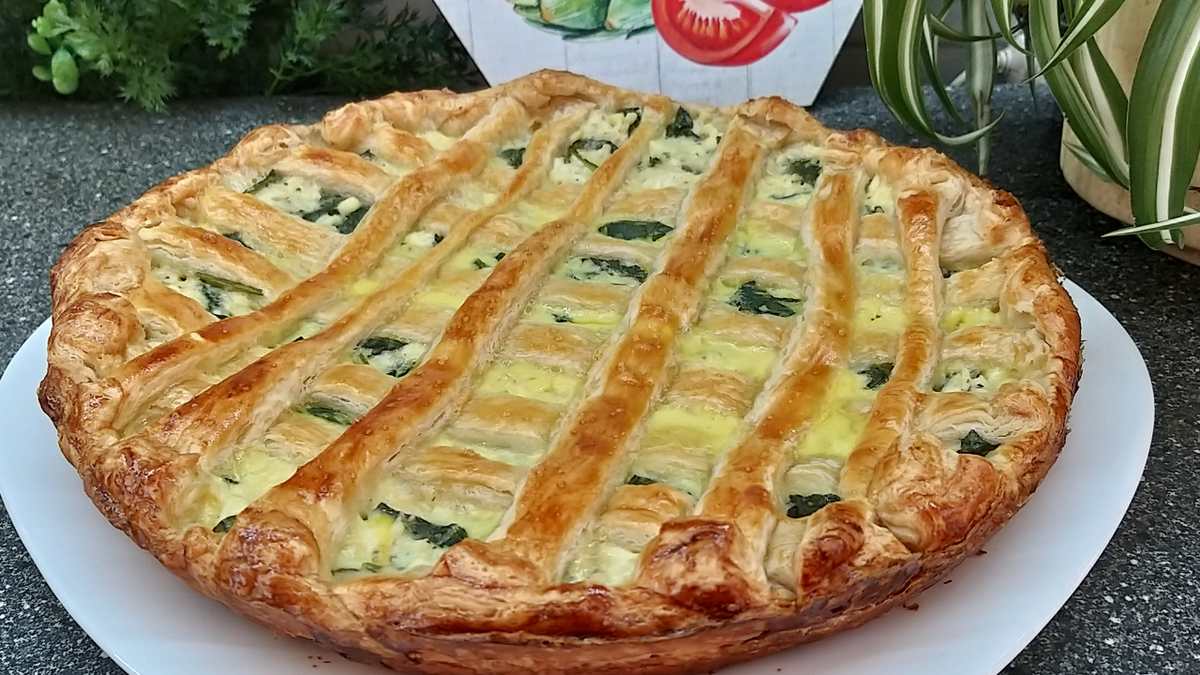 Пирог со шпинатом и сыром