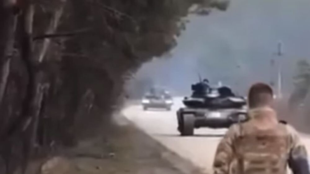 Выстрел танка т72. Русская техника стреляет красиво. Прямой выстрел танка. Стрельба танка т90. Танк т-90м прорыв.