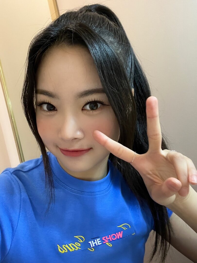 Ынче из LE SSERAFIM. Фото взято из интернета.