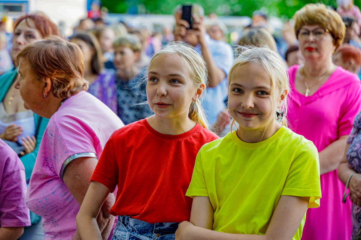 День молод 5. Молодежь. Лесная Поляна день молодежи. Фото день молодежи в Щекино. Молодежный центр мир Щекино.