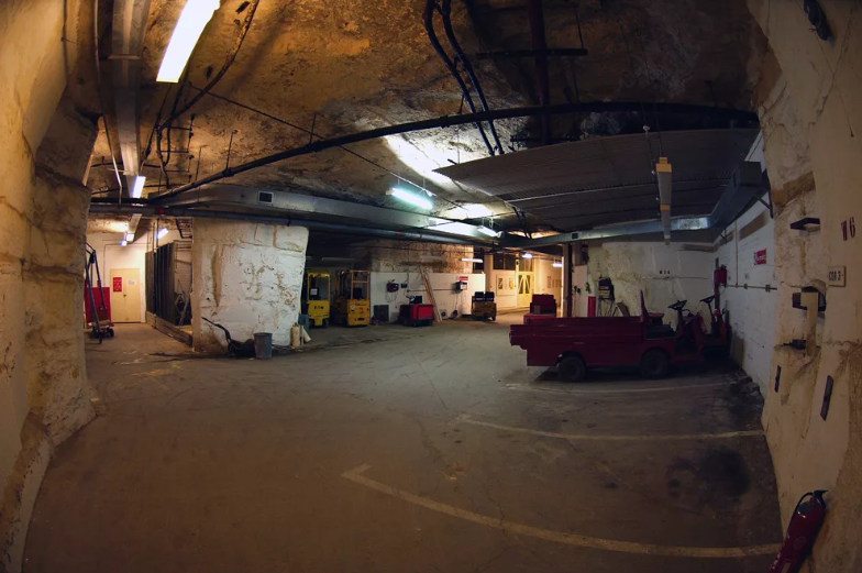 5 подземных городов, которые до сих пор живут — и процветают4