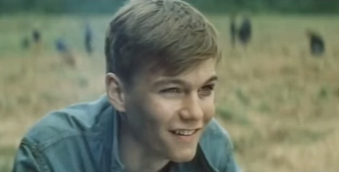 Филипп Янковский. Кадр из кинофильма "Сентиментальное путешествие на картошку", 1986  г., режиссер Дмитрий Долинин, сценарист Андрей Смирнов, композитор Виталий Черницкий (скриншот)