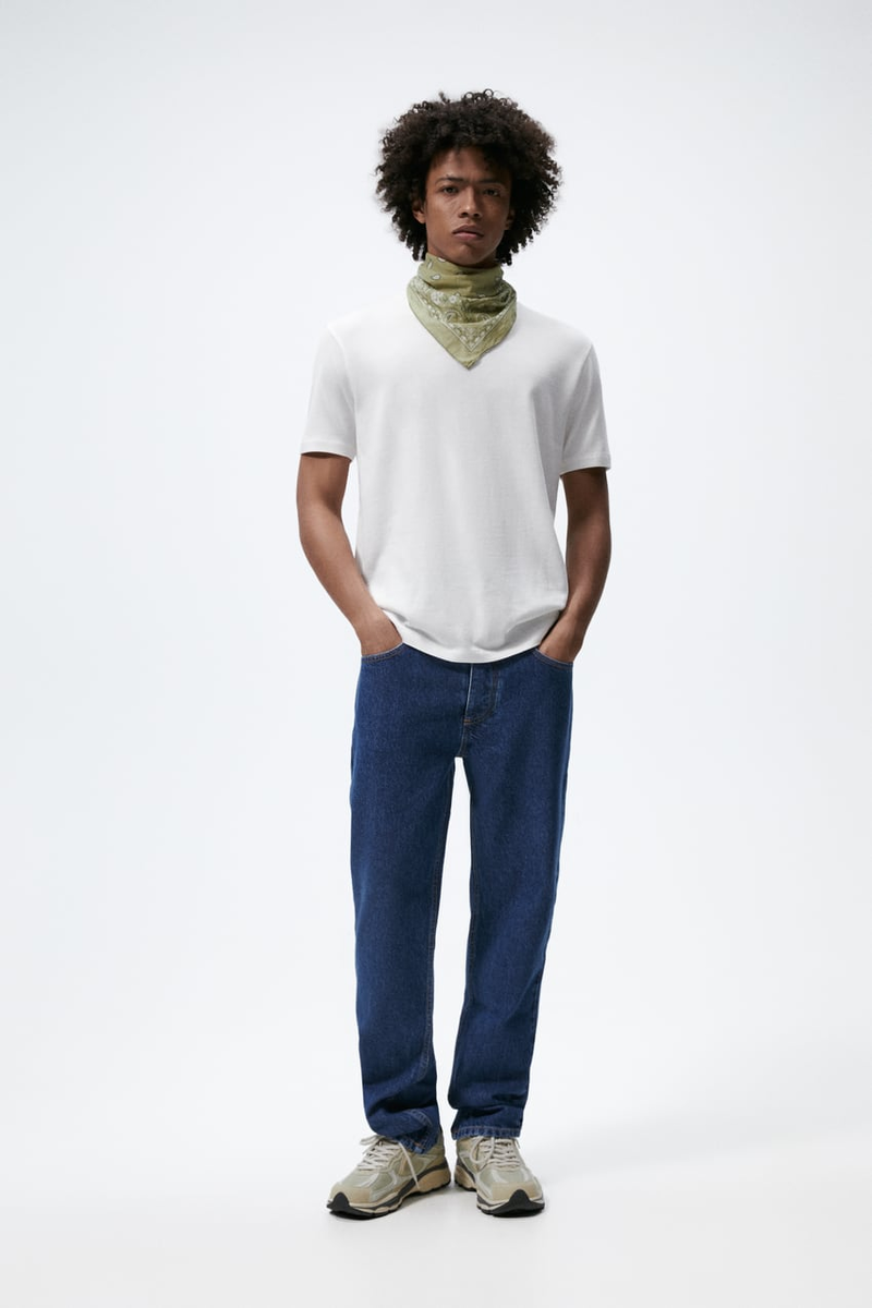 браз от ZARA https://www.zara.com/ru/ru/футболка-p04231410.html?v1=181977836&v2=2113240