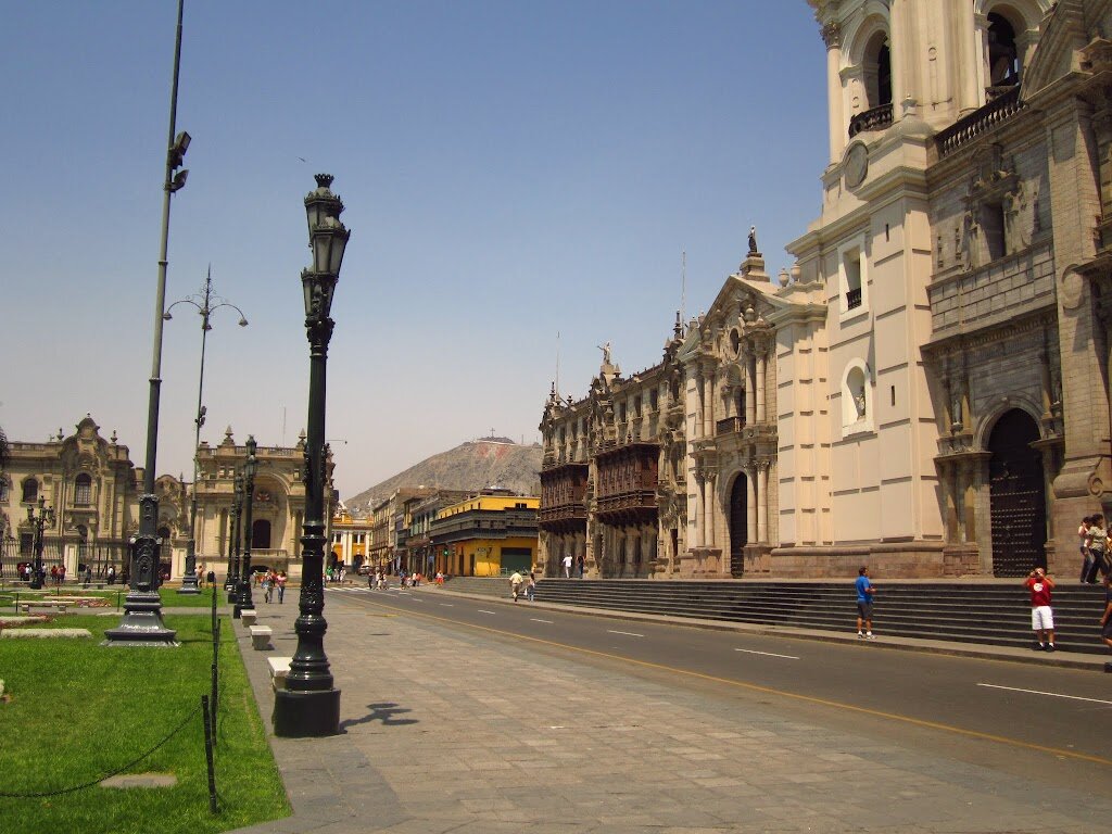 Главная площадь в Лиме. Столица Перу. Лима площадь Plaza de Armas исторические фото.