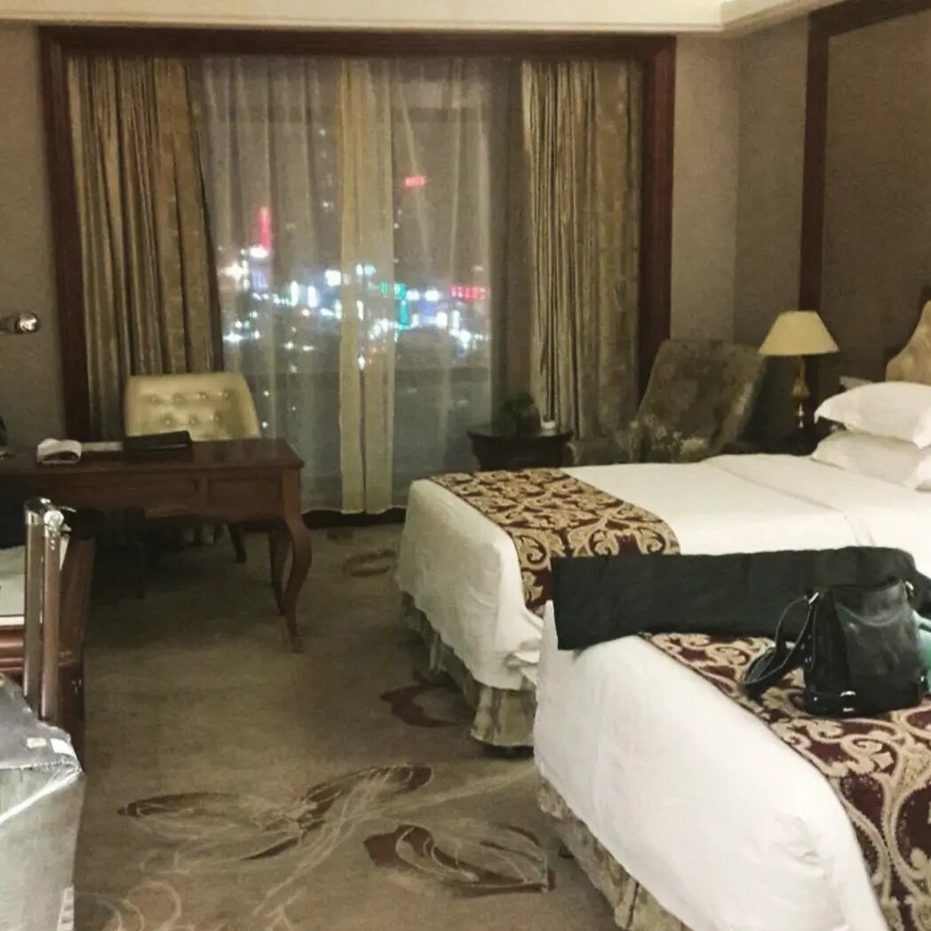 Жили только в хороших отелях