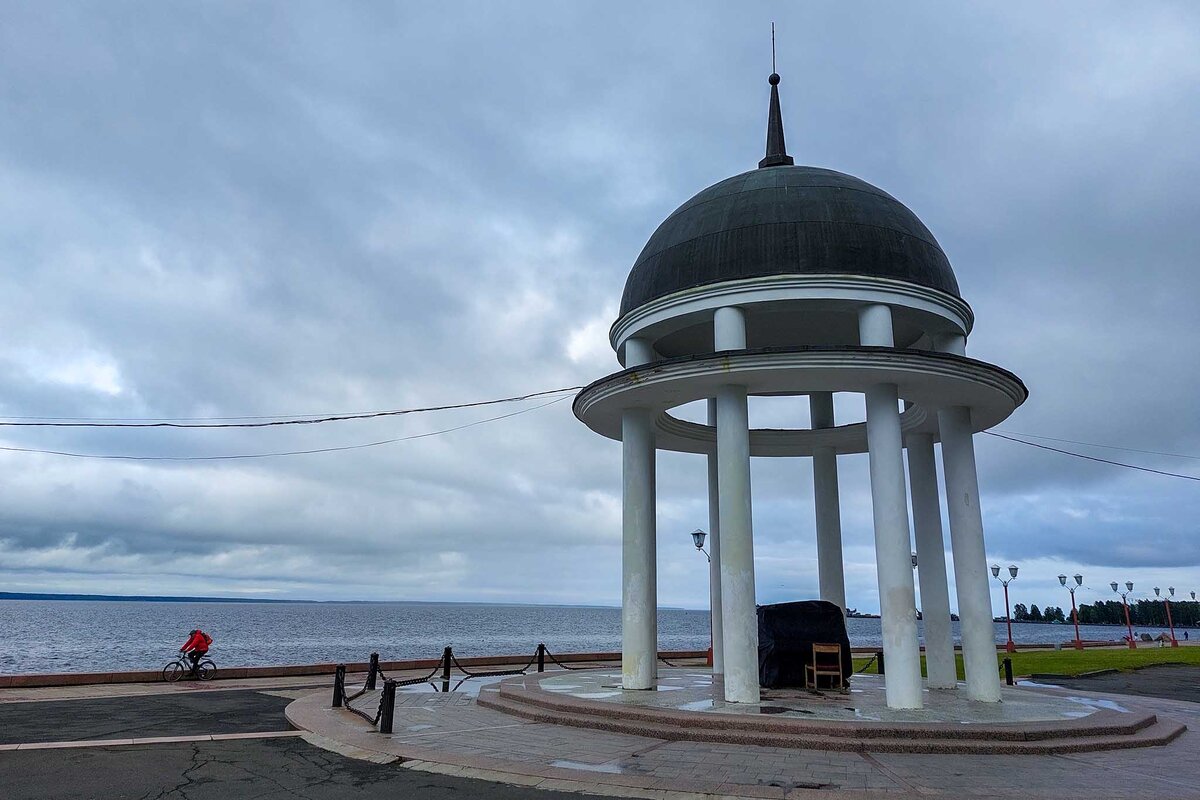    Город расположен на берегу Онежского озера.Фото: Наталия КУДРЯШОВА