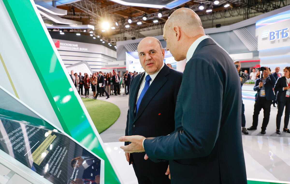    Премьер-министр РФ Михаил Мишустин и министр финансов РФ Антон Силуанов  Александр Астафьев/POOL/ТАСС