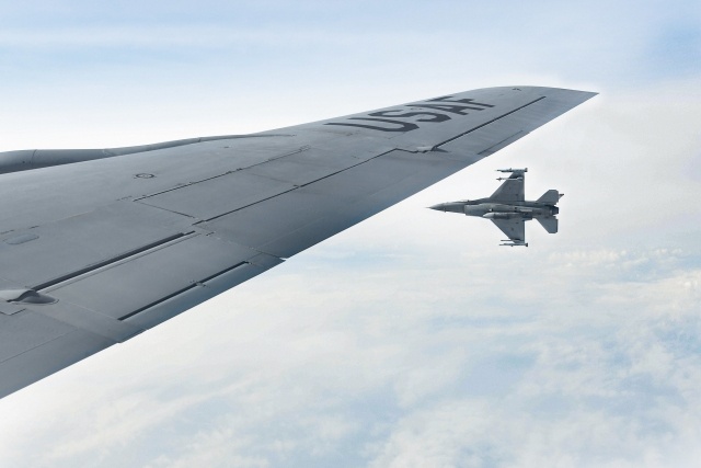    F-16 (сс) U.S. Air National Guard, Staff Sgt. Rebecca Imwalle