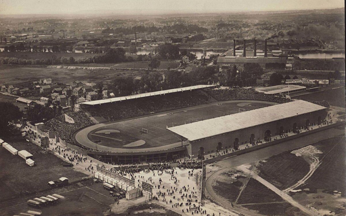 Стадион «Коломб» в Париже, где прошёл финал ЧМ - 1938