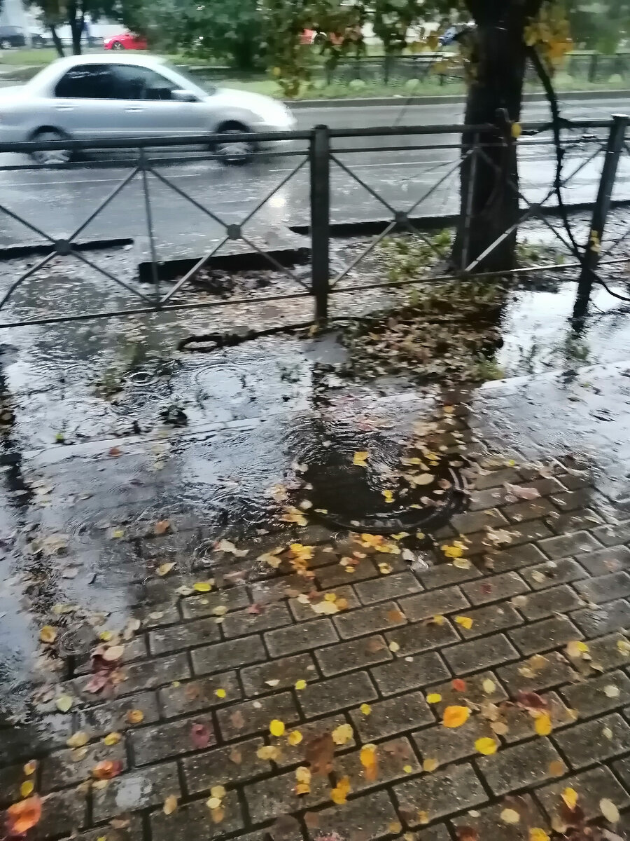 Люк...вода не уходит..