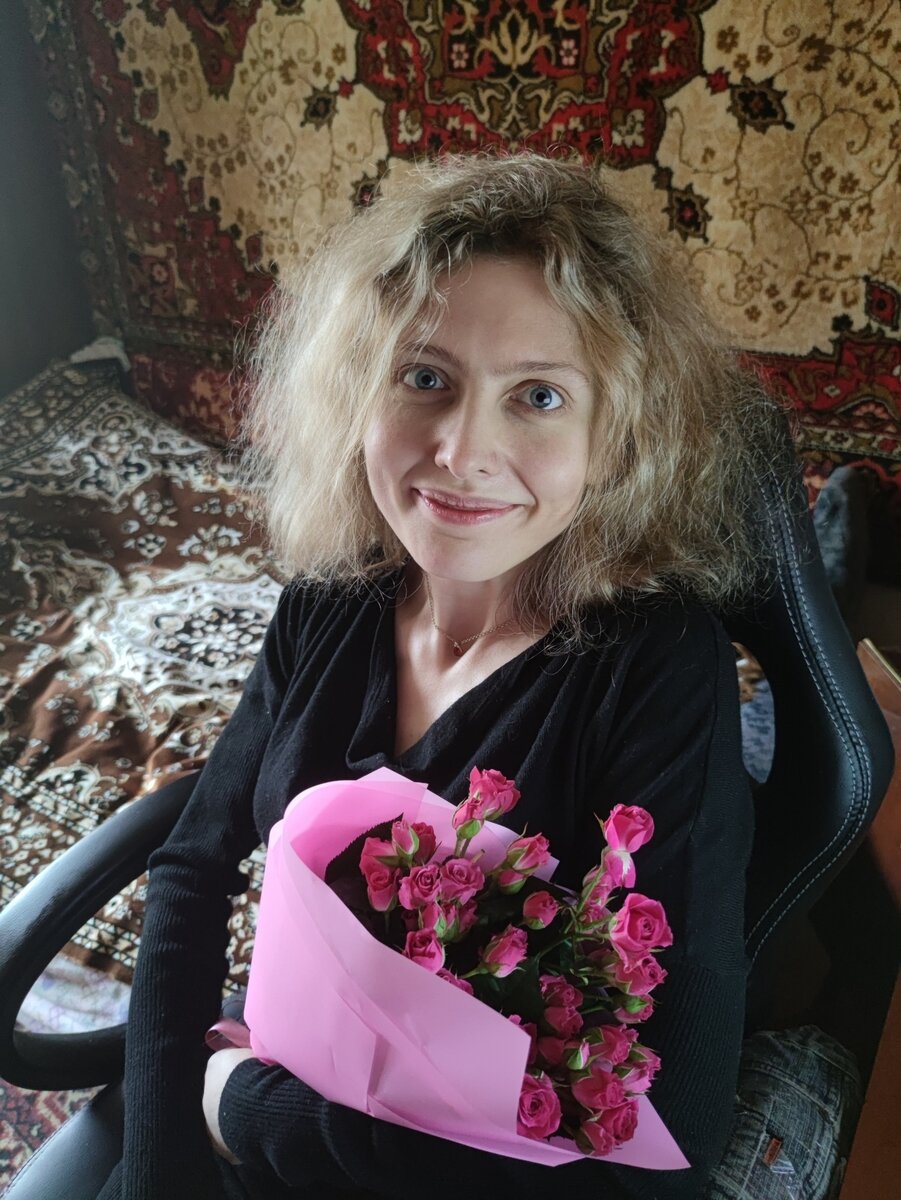 Для иллюстрации выбрала фото с моего дня рождения с того года:) а то новые только с моим скутером :))