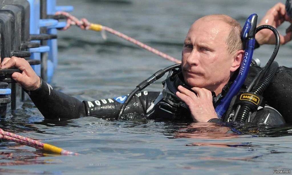 Путин в море